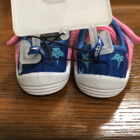 New girls Speedo water shoes. Size S(5-6). Star pattern. Aqua, pink, blue white. - Picture 4 of 9